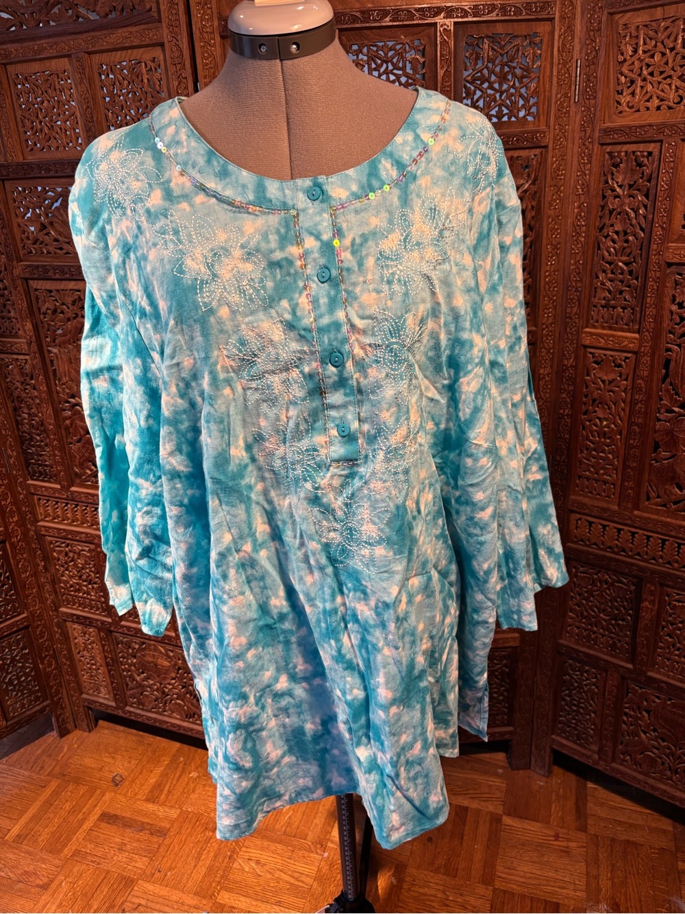NWT Carolee Turquoise Blue Tie-Dye Embroidered Tunic